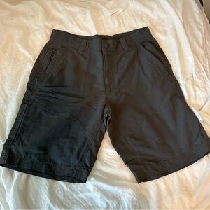 The North Face men’s gray shorts